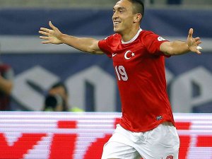 Mevlüt Erdinç Futbola Veda Etti