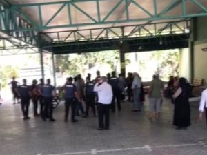 Mezarlıkta Cenazede Kavga: 6 Kişi Silah Ve Bıçakla Yaralandı