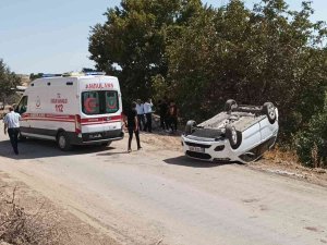 Hafif Ticari Araç Takla Attı: 1 Yaralı