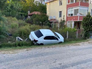 Otomobil Şarampole Düştü: 1 Yaralı