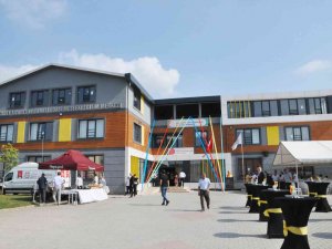 Eğitim Merkezi Açılışına Katılan Hisarcıklıoğlu Karacabey’de Okul Sözü Verdi