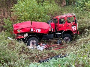 İ̇zmir’de Orman Yangını İhbarına Giden Arazöz Kaza Yaptı: 4 Yaralı