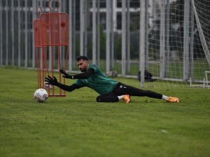 Bursasporlu Futbolcular 30 Ağustos Zafer Bayramı’nı Kutladı