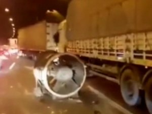 Osmaniye’de Otoyolda Tünelin Havalandırma Fanı Yere Düştü