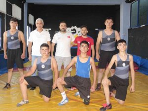 Tatvan’da Onlarca Çocuk Güreşle Tanıştı