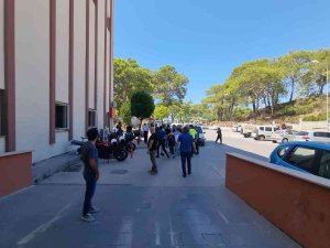 Kazada Darp Edildiler, Tedavi İçin Gittikleri Hastanede Bıçaklandılar