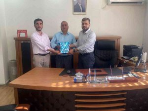 İ̇mam Ayağına Geldi, 70 Yaşındaki Vatandaş İş Yerinde Kur’an-ı Kerim Öğrendi