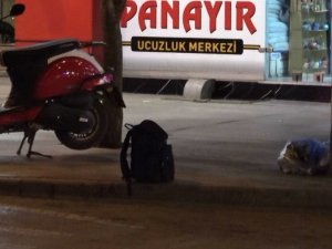 Isparta’da Caddede Unutulan Şüpheli Çantadan Bebek Bezi Çıktı