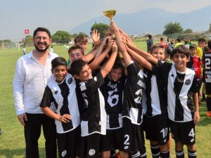 Geleceğin Futbolcuları Zafer Kupası‘nda Ter Döktü