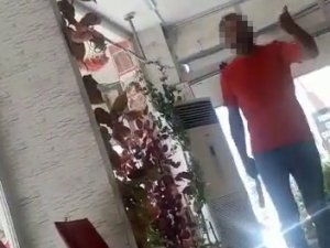 Çocuklarını Görmek İsteyen Eski Karısını Satırla Kovaladı
