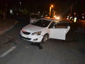 16 Yaşındaki Ehliyetsiz Sürücü Polisten Kaçarken Kaza Yaptı: 1 Çocuk Yaralı