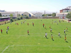 Van Büyükşehir Belediyesinin Yaz Okulları Sona Erdi
