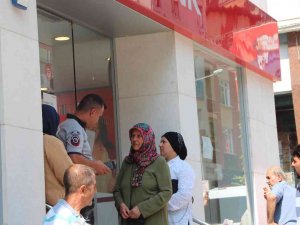 Bilecik’te Emekliler Promosyon Sırasına Girdi