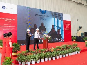 Çin’de İlk Arktik Tipi Nükleer Yüzer Güç Ünitesinin Kızağa Oturtma Töreni Düzenlendi