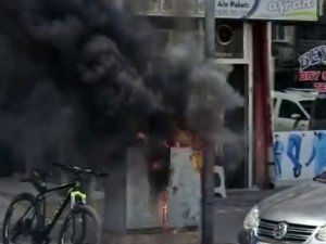 Elektrik Dağıtım Panosundaki Patlamalar Korkuttu