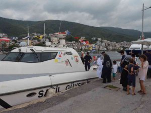 Esenköy’de Vatandaşlar Sahil Güvenlik Teknesi Gezdi