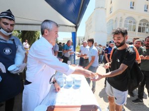 Şahinbey’de Her Gün 12 Bin Kişiye Aşure