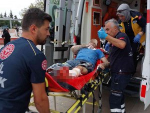 Peş Peşe 5 Kişiyi Silahla Yaralayıp, Polise Teslim Oldu