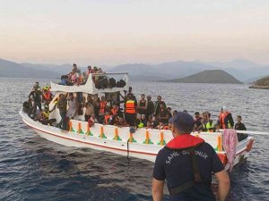 Yunanlılar Balıkçı Teknesinde 65 Göçmeni Geri İtti
