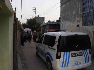 Genç Kadın Evinin Bahçesinde Kafasına Taşla Vurularak Öldürüldü