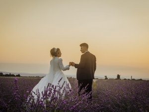 Kıraç Arazisine Lavanta Ekip Bölgeyi Turizme Kazandırdı