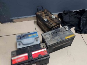 Bağcılar’da Araçların Akülerini Sökerek Hırsızlık Yapan 3 Şahıs Yakalandı