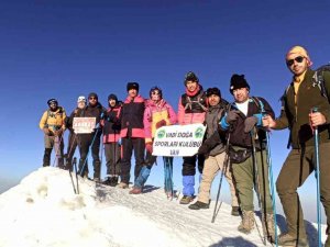 Vanlı Dağcılar 9 Günde 3 Şehirde 4 Zirve Yaptı