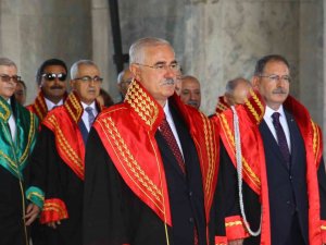 Yargıtay Başkanı Akarca Ve Beraberindeki Heyet Anıtkabir’i Ziyaret Etti