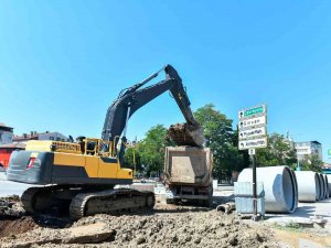 İ̇stasyon Caddesi’nde 163 Milyon Liralık Altyapı Projesi Sürüyor