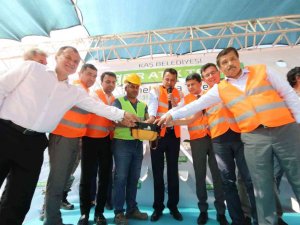 Kaş Belediyesi Sıfır Atık Tesisinin Temeli Törenle Atıldı