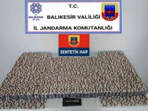 Jandarma Ekipleri 15 Bin 560 Adet Sentetik Uyuşturucu Hap Ele Geçirdi