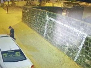 Park Halindeki Arabayı Ateşe Verdi