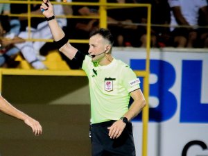 Sivasspor-fatih Karagümrük Maçını Yasin Kol Yönetecek