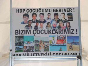 Evlat Nöbetindeki Anne 30 Yıldır Oğlunun Yolunu Gözlüyor