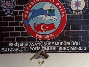 Çalıntı Motosiklet, Ruhsatsız Tabanca Ve Fişek Ele Geçirildi