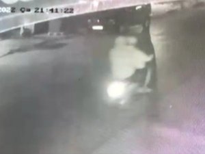 Husumetlisinin Evine Ateş Açarken Yanındaki Arkadaşını Vurdu