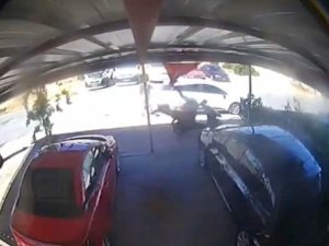Motosikletini Çalmaya Çalışan Şüpheliyi Yakalamak İçin Adeta Uçtu