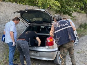 Çalıntı Otomobil Terk Edilmiş Halde Bulundu