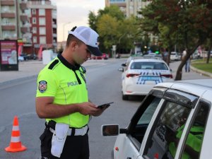 Samsun’da 1 Ayda 96 Silah, 331 Kesici Alet Ve 1173 Aranan Şahıs Yakalandı
