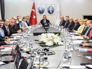 Bakan Özer, İ̇l Milli Eğitim Müdürleri İle Bir Araya Geldi