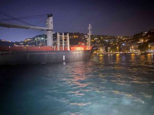 Bebek’te Kargo Gemisi Karaya Oturdu