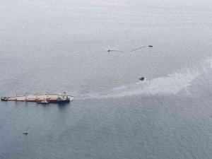 Cebelitarık Körfezi Yakınlarında Karaya Oturan Gemide Yakıt Sızıntısı