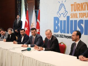 Cumhurbaşkanı Erdoğan, Gençlerle Bir Araya Geldi