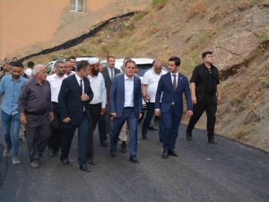 Hakkari’de İki Semt İlk Defa Asfalta Kavuştu