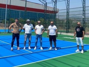 Adü’de Spor Tesisleri Yenileniyor