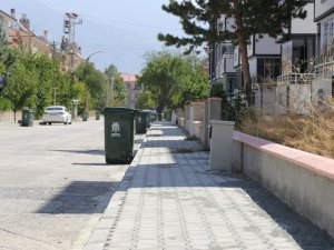 Erzincan’da İki Mahallede Kaldırımlar Yenilendi