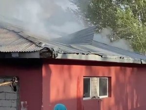 Çatı Yangını Korkuttu
