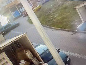 Yokuşta Kayan Kamyon Dehşet Saçtı