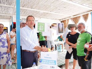 ’İ̇zmaritsiz Ayvalık’ Karikatür Yarışmasında Halk Jürisi Seçmelerde Zorlandı