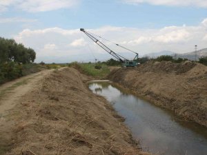 Feslek Kurutma Kanalında Temizlik Çalışması Yapıldı